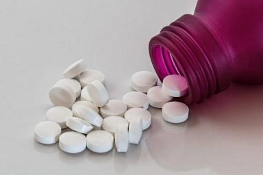 Какие 4 безрецептурных препарата помогают при COVID-19, рассказали медики