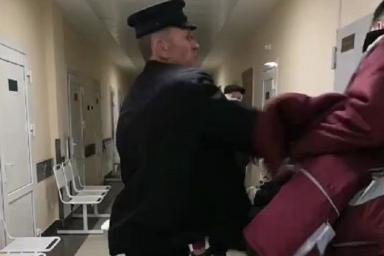 В Бресте мужчина атаковал врача скорой помощи