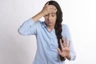 Как избавиться от головной боли без использования лекарств: медики назвали простые способы