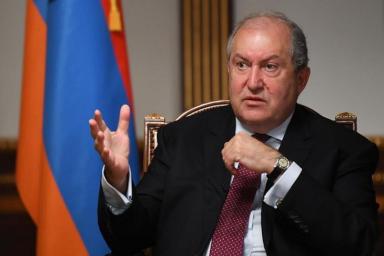 Президент Армении заразился коронавирусом в Лондоне