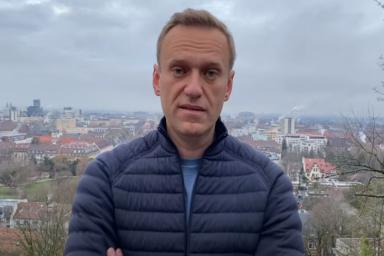 Навальный прилетел в Москву. Самолет приземлился в «Шереметьево» 