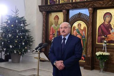 Лукашенко призвал оппозицию образумиться, чтобы избежать горячей войны