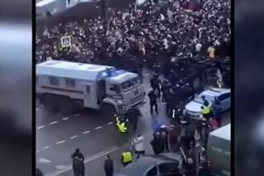 По всей России на акциях протеста задержали около 2 тысяч человек
