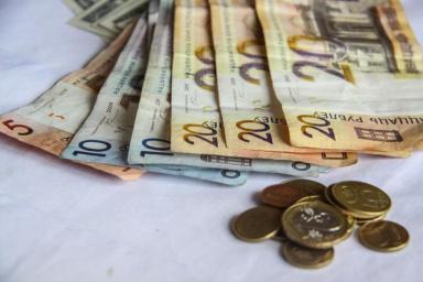 В Беларуси лимит оплаты крупных покупок наличкой сократят в 2 раза