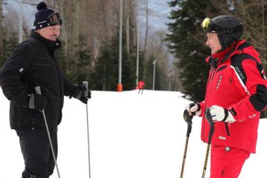 Совместный обед и катание на лыжах: чем сейчас занимаются Лукашенко и Путин в Сочи
