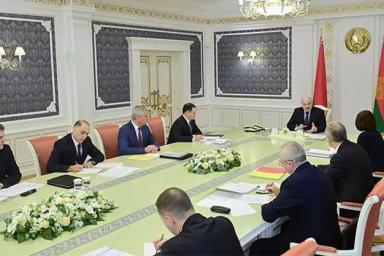 «Мы должны быть вместе, должны быть едины»: Лукашенко снова заявил о риске потерять государство 