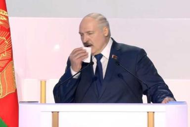 «Эта зараза опять ко мне пришла»: Лукашенко не смог продолжить речь из-за кашля