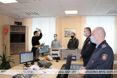 Добра и мира: В Гродно священник освятил кабинеты и сотрудников РОВД
