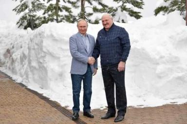 Встреча Путина и Лукашенко в Сочи: соцсети обсуждают одну деталь на фото