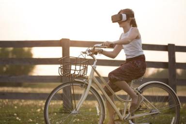 VR-шлем Велосипед Человек
