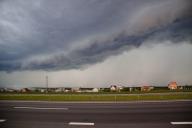 МЧС предупреждает белорусов: вечером 21 апреля ожидаются опасные погодные явления