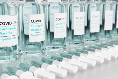 Привившийся «Спутником V» президент Аргентины заразился COVID-19: что ему ответили создатели вакцины