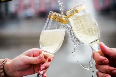 Алкоголь и майские праздники: как избежать запоя и отравления 