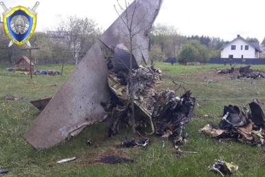 Повреждены дома и автомобили, есть пострадавший: последствия падения самолета под Барановичами 