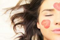 Какие продукты могут испортить здоровую кожу 