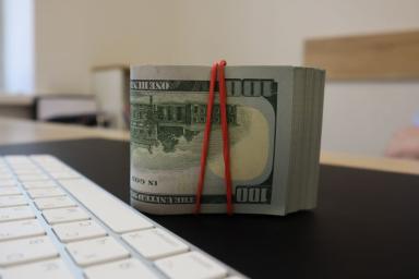 Курс доллара падает: что произошло с валютой в Беларуси 