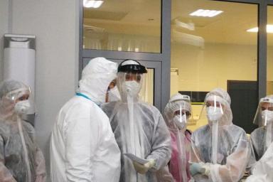 Белорусов начали прививать от коронавируса вакциной «Спутник Лайт»