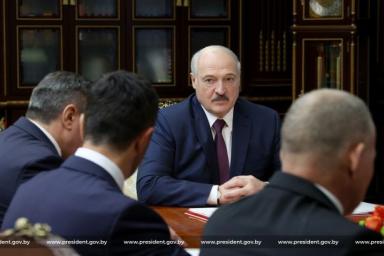 У Лукашенко сегодня обсуждают зарплаты на предприятиях, попавших под санкции