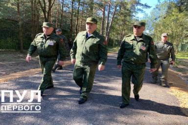 Лукашенко сегодня проводит рабочий день на военном полигоне 