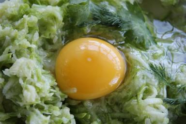 Яйцо Кабачки Зелень