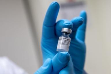 Гинцбург: разработка вакцины от омикрон-штамма займет не более 10 дней