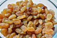 Диетолог назвала ежедневную порцию изюма, снижающую холестерин