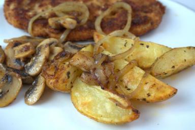 Как приготовить правильно картошку с грибами в одной сковороде: секреты опытной хозяйки