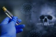 Вирусолог заявил, что омикрон-штамм имеет искусственное происхождение