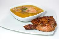 Как «грязный» бульон на холодец сделать светлым и золотистым: хитрость хозяек