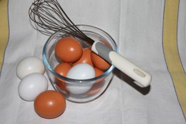 Почему яичница прилипает к сковороде: хитрость продвинутых хозяек