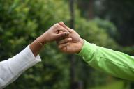 Мужчины по знаку зодиака, представители которых не станут командовать женщиной