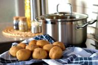 В какой воде нужно варить картофель, чтобы вышло вкусно: досадная ошибка каждой второй хозяйки