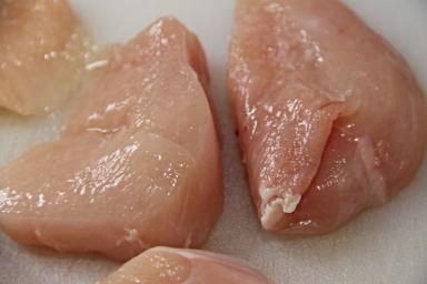 Как разморозить мясо быстро и без микроволновки, чтобы оно осталось вкусным: тот самый хитрый трюк