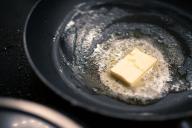 Как очистить сковородку от многолетнего нагара: без волшебных средств и покупной химии