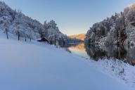 Зима Река