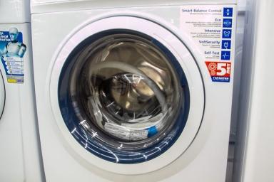 Простой трюк, который поможет защитить стиральную машину от затхлого запаха и удалить грязный налёт