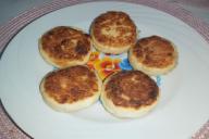 Нужна ли в сырниках сода и сколько добавлять яиц: о чем спорят хозяйки 