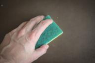 Чем натереть окна, чтобы перестать намывать их по 10 раз в год: достаточно будет 1 раза 