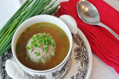 Как сделать, чтобы зелень в супе сохраняла свой натуральный цвет: досадная ошибка хозяек
