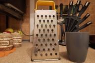 У тёрки 4 стороны, но не каждая хозяйка правильно ответит, для чего предназначена каждая