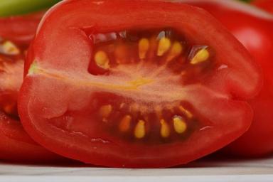 ТОП-3 сорта томатов, которые растут сами собой: под силу вырастить даже ленивым дачникам 