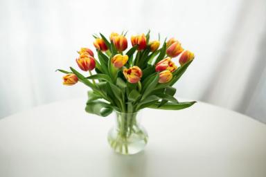 Что добавить в вазу, чтобы цветы стояли 2-3 недели как свежие 