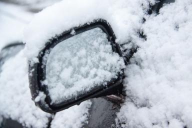 Машина Зеркало Снег