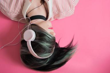 Ученые объяснили, как музыка влияет на самочувствие человека