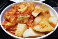 Отчего тушеная капуста может быть чересчур кислой: 2 ошибок следует избегать хозяйкам