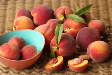 Чтобы персики были крупными и сахарными: эти хитрости помогут собрать хороший урожай