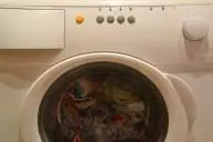 Что налить в лоток стиральной машины, чтобы белье вкусно пахло: простые секреты