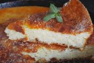 Чудесная творожная запеканка: как приготовить пышный и нежный десерт