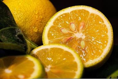 Диетолог рассказала про необычные свойства лимонов