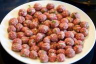 Отличная альтернатива надоевшим котлетам: необычный рецепт фрикаделек, способный удивить любого